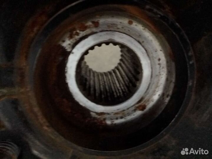 Ступица передняя Toyota Voxy /Noah