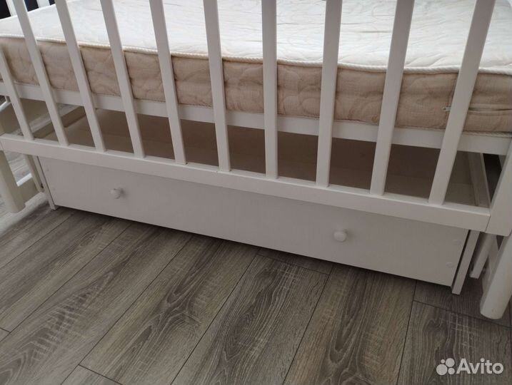 Кровать детская с маятником и ящиком Лель