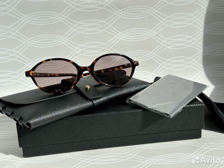 Очки в стиле miu miu regard