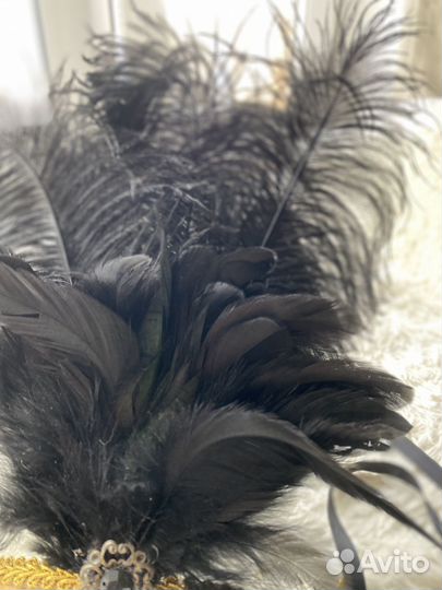 Маскарадная маска с перьями