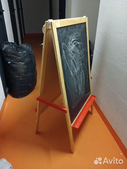 Мольберт Икеа в отличном состоянии