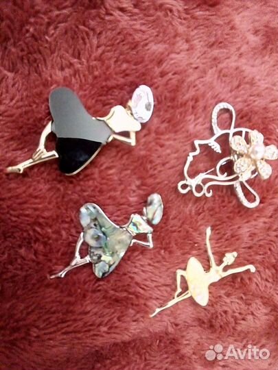 Брошка Балерина