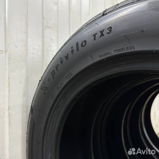 Tracmax X-Privilo TX3 215/45 R18