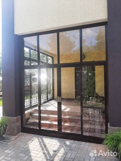 Алюминиевые двери, входные группы