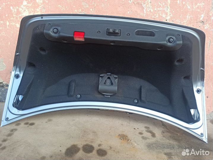 Крышка багажника mercedes-benz C180 W204 2012год