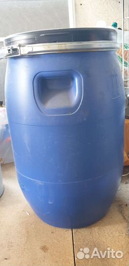 Ведро пластиковое с крышкой