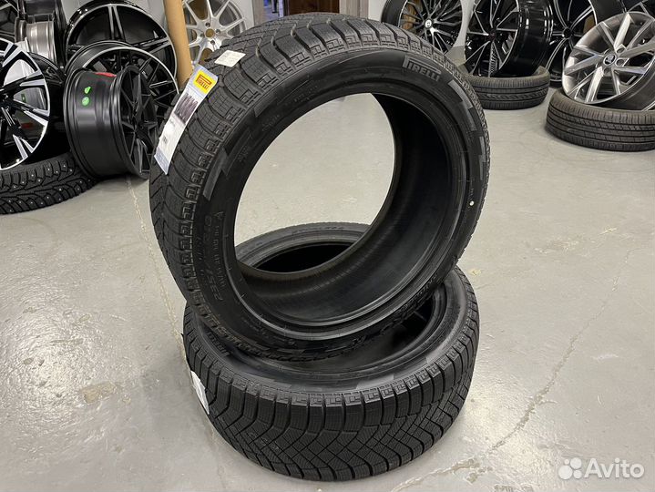 Pirelli Ice Zero FR 225/45 R17 94H