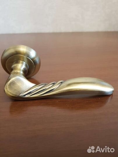 Дверные ручки 