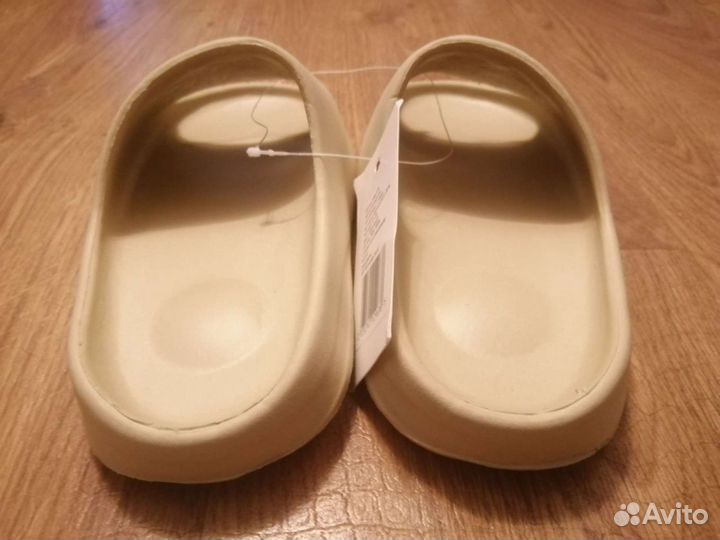 Шлепанцы тапки типа Adidas Yeezy Slide 37 р. новые