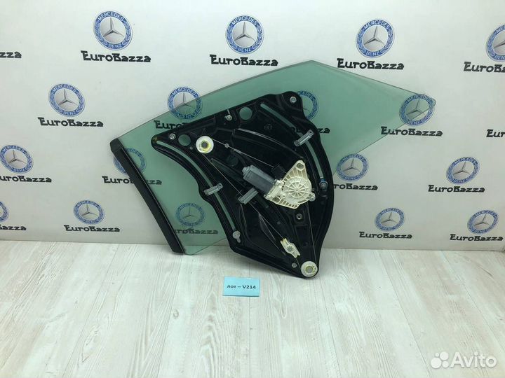 Заднее правое боковое стекло Mercedes W207