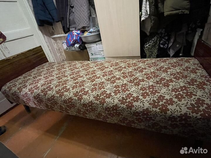 Кровать односпальная с матрасом