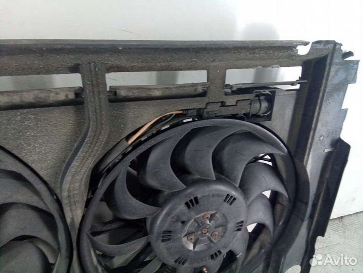 Диффузор (кожух) вентилятора 4E0121205B Audi A8 D3