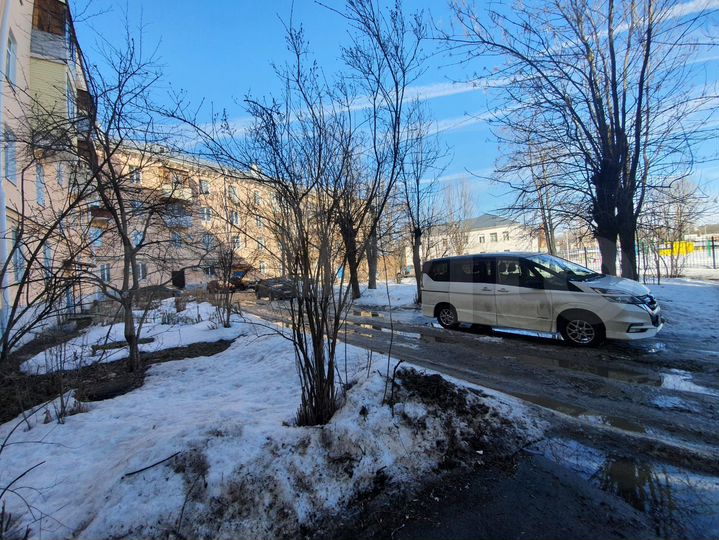 2-к. квартира, 57 м², 1/4 эт.