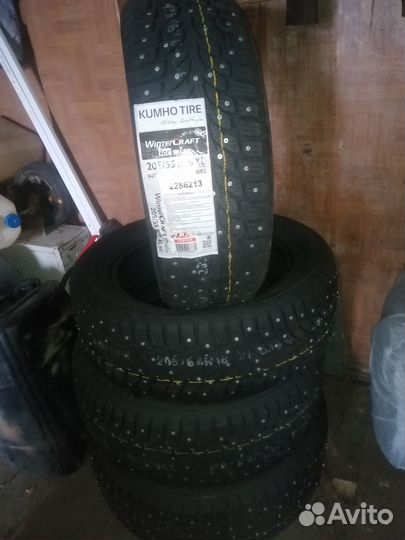 Kumho WinterCraft Ice Wi32 205/55 R16 94T