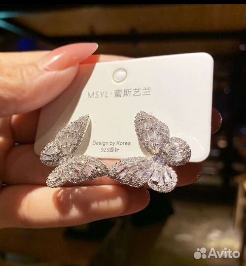 Серьги бабочки со стразами