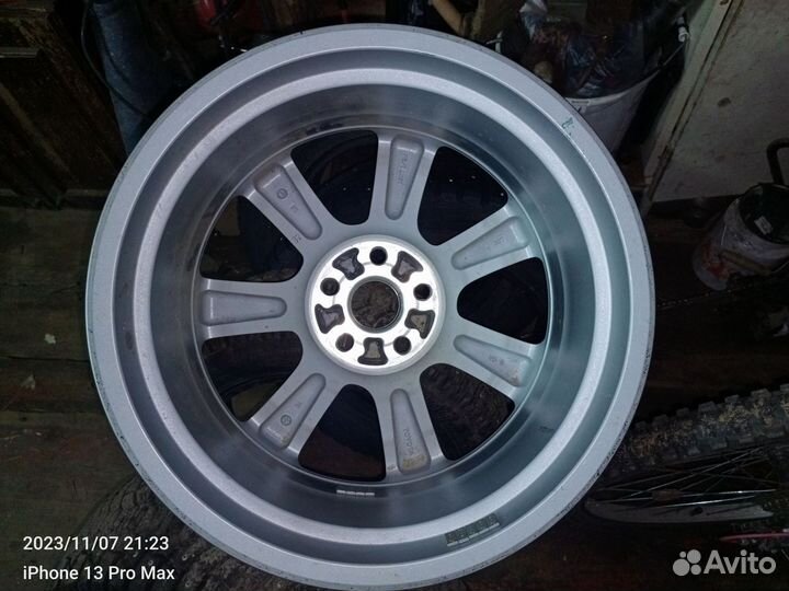 Диск литой r19 Toyota