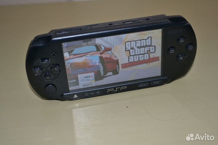 PSP прошитая, карта на 32GB с играми