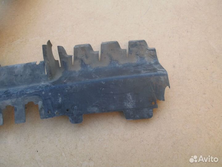 Дефлектор радиатора верхний Skoda Karoq