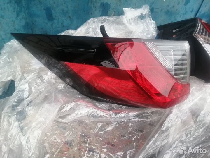 Фонарь задний в крыло Toyota RAV4 XA50