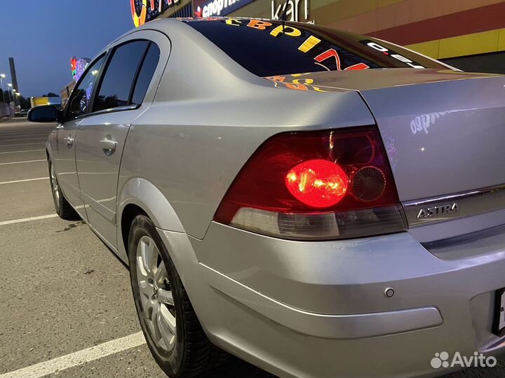 Opel Astra 1.8 AT, 2008, 200 000 км