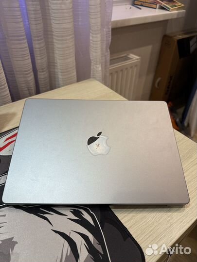 Macbook pro 14 m3 8 512