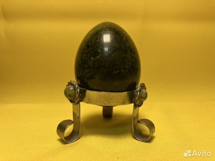 К.1042 Яйцо пасхальное из змеевика 6.5*5.5см