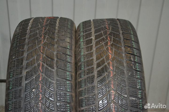 Goodyear UltraGrip Performance SUV Gen-1 215/55 R18 99V
