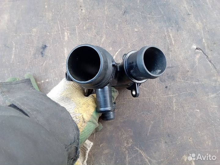 Тройник системы охлаждения PT204 Jaguar Land Rover