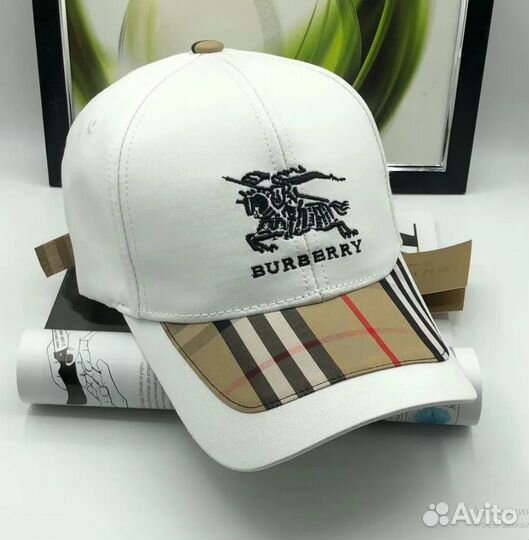 Кепка белая Burberry