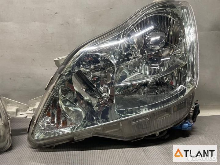 Фара передняя toyota crown