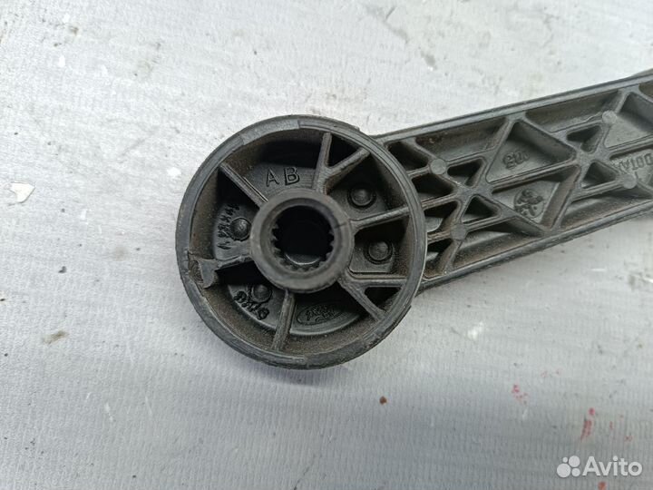 Ручка стеклоподъемника задняя правая Ford Fusion