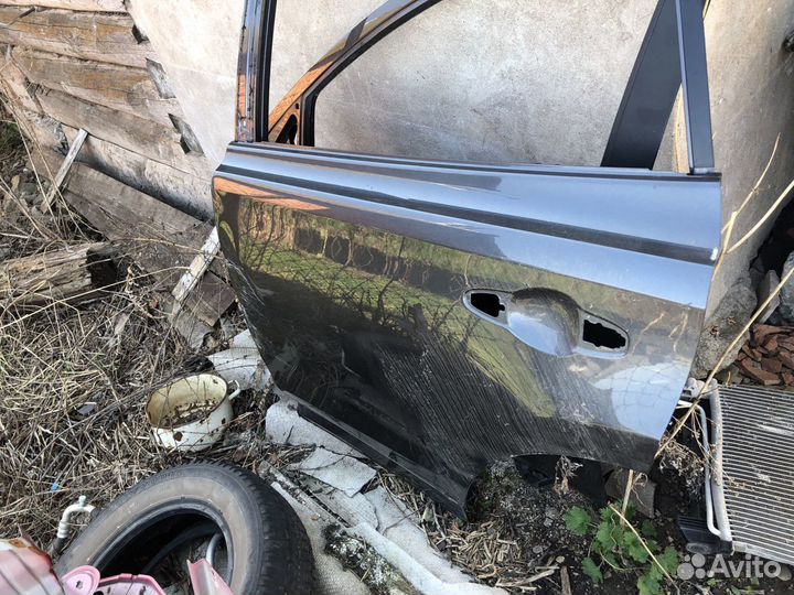 Дверь левая задняя Toyota Rav 4