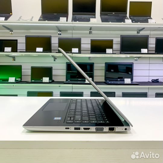 Ноутбук HP i3/8RAM/SSD/IPS