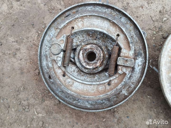 Тормозные опорники с колодками Восход Ковровец