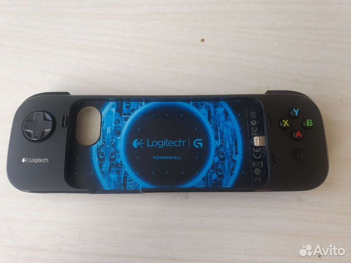 Игровая панель геймпад Logitech для iPhone 5s