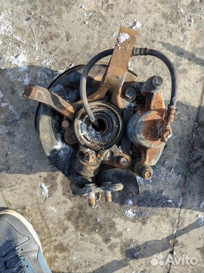 Ступица Toyota Corona ST170 4S-FE Лев. Перед