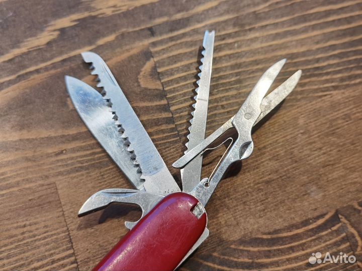 Нож складной многофункциональный