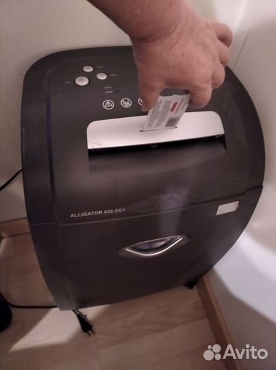 Шредер для бумаги, CD и пластиковых карт