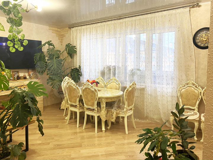 5-к. квартира, 130 м², 3/4 эт.