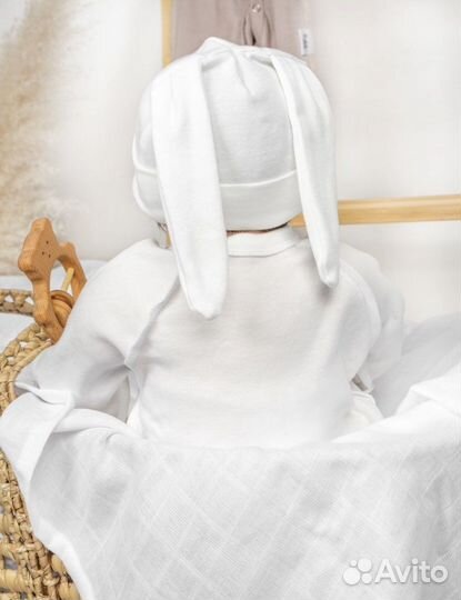 Комбинезон для новорожденных с шапочкой новый