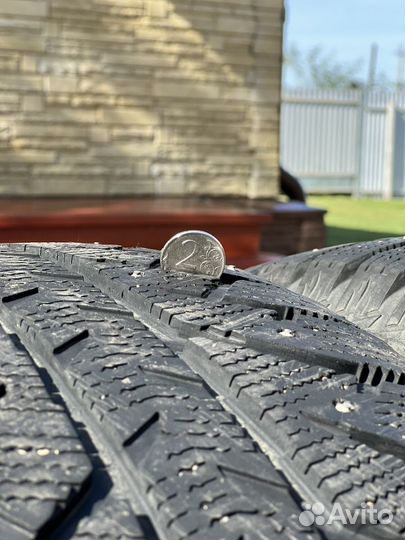 Bridgestone Ice Cruiser 7000 285/60 R18 116T