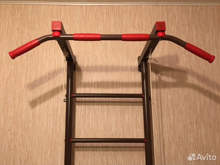 Шведская стенка с турником и брусьями