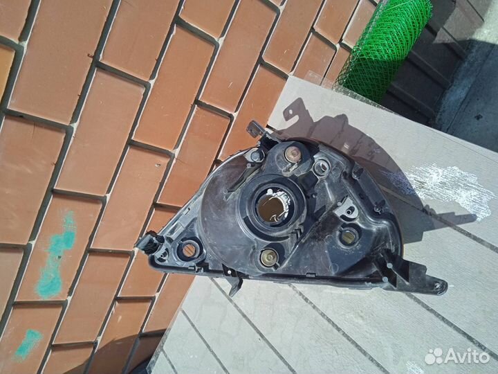 Фара honda fit 2003