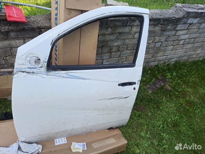 Дверь renault duster 1
