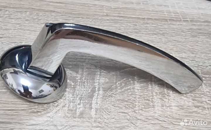 Дверная ручка