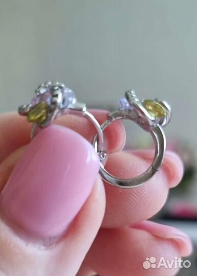 Серьги с танцующими фианитами