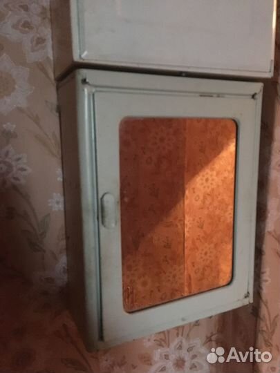 Аптечки настенные, гирьки, дорожный набор СССР