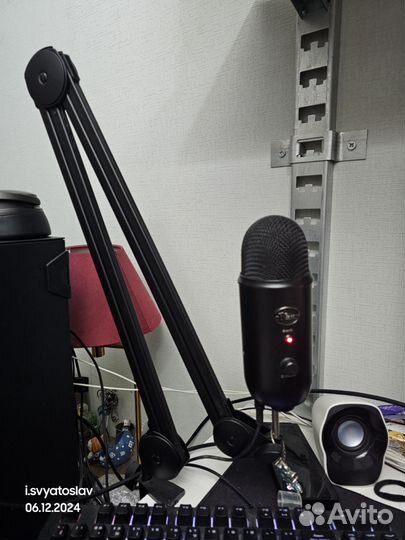 Студийный микрофон blue yeti