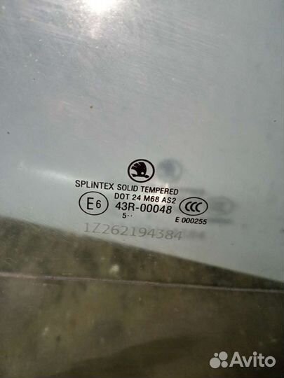 Skoda Octavia Superb переднее правое стекло