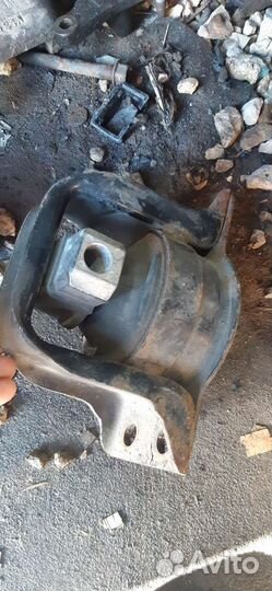 Подушка двигателя ниссан тиида